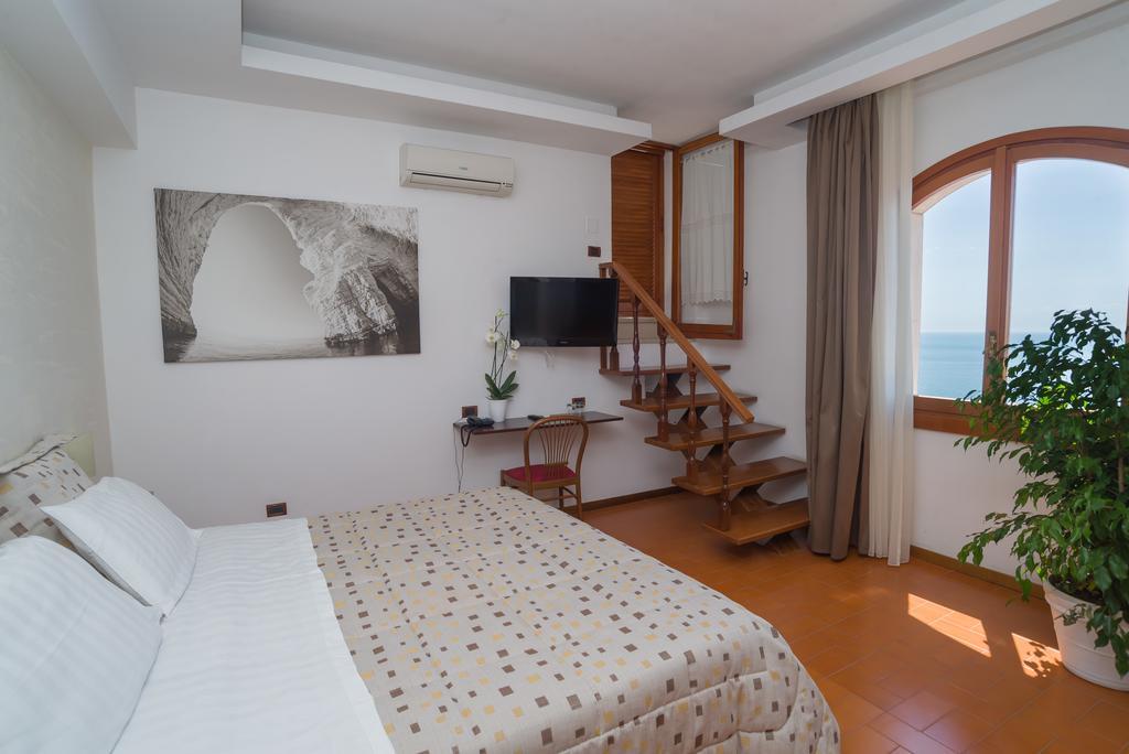 Villa Scapone Mattinata Buitenkant foto