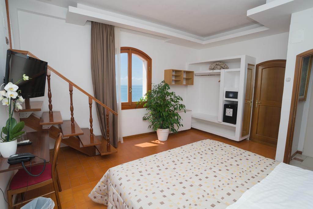 Villa Scapone Mattinata Buitenkant foto