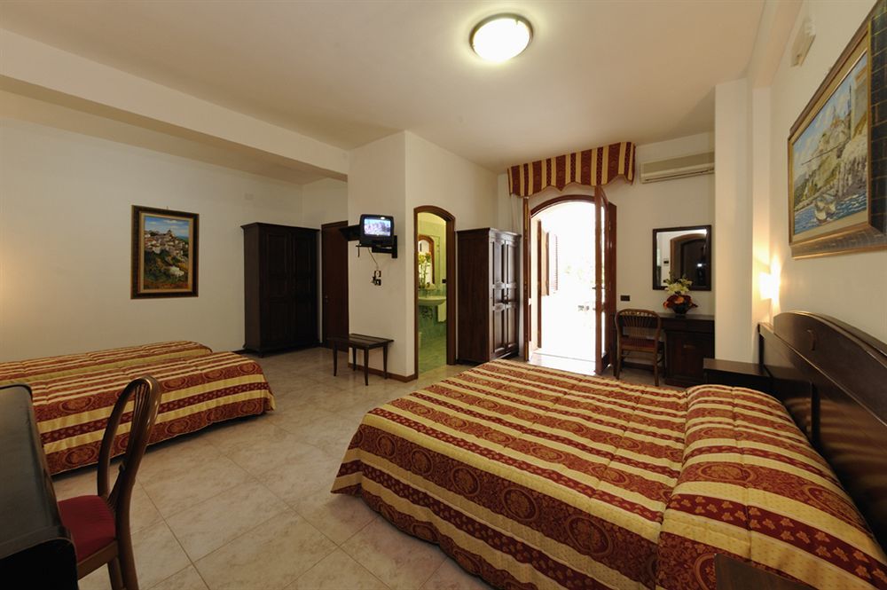 Villa Scapone Mattinata Buitenkant foto