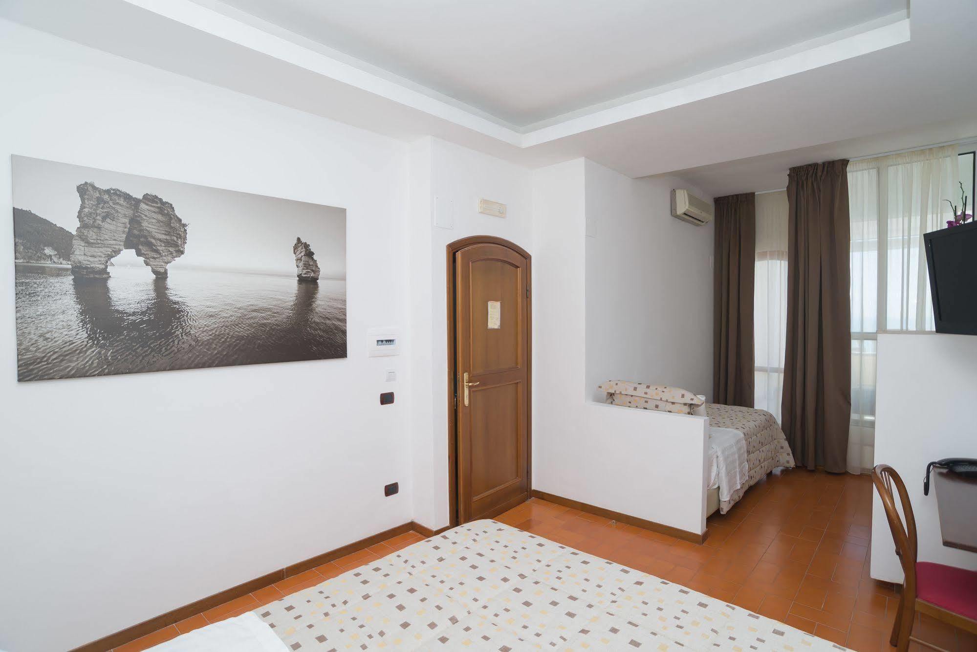 Villa Scapone Mattinata Buitenkant foto
